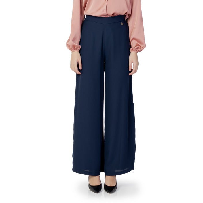 Akè Women Trousers - Fizigo